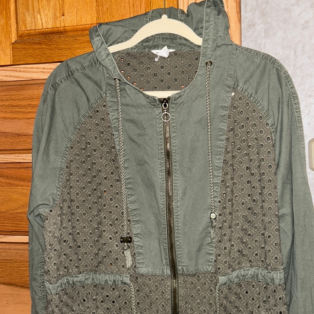 This is a Bethany Mota jacket gently used